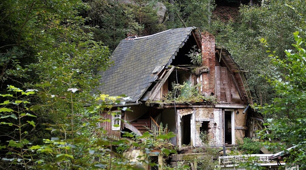 ruin, old house, pobořený, zbořenina, ruined house, overgrown, unkept, deserted, ruined house, ruined house, overgrown, overgrown, overgrown, overgrown, overgrown, unkept, unkept, unkept