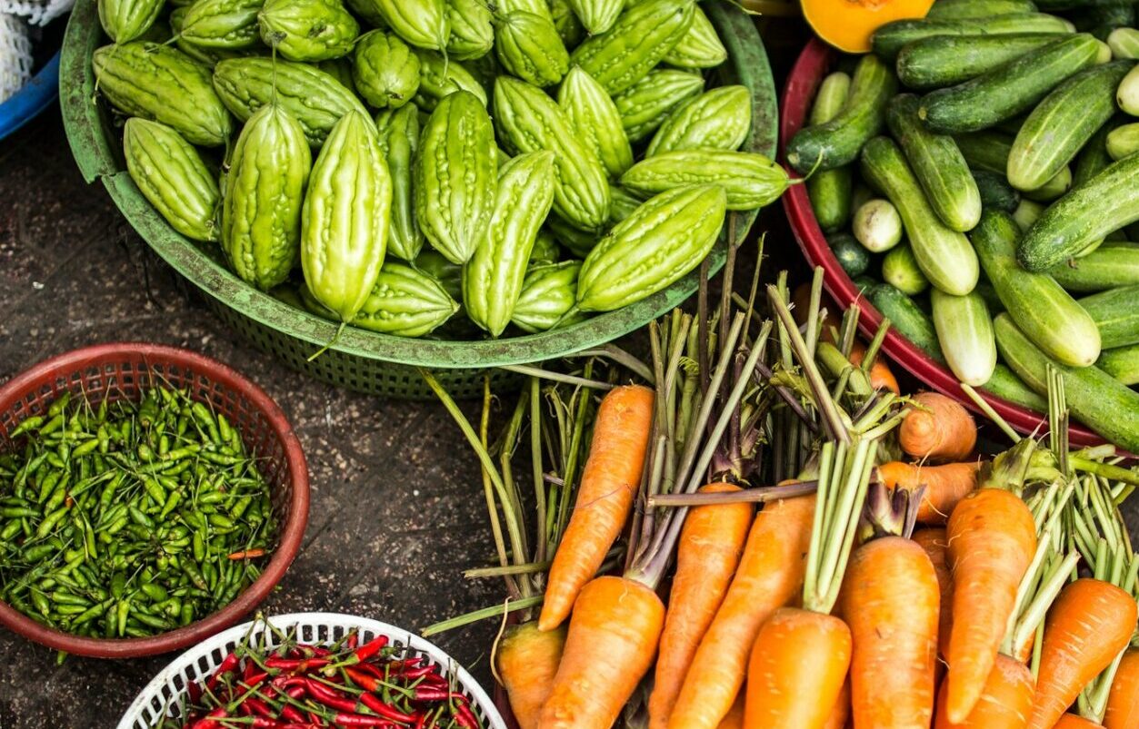 bundle of assorted vegetable lot